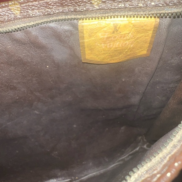 👜 VINTAGE Classic Auth. Louis Vuitton Monogram Pochette Voyage Toiletry Bag - Picture 4 of 12